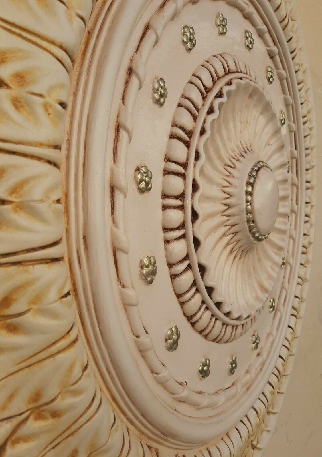 ROSONE IN GESSO (D243)
