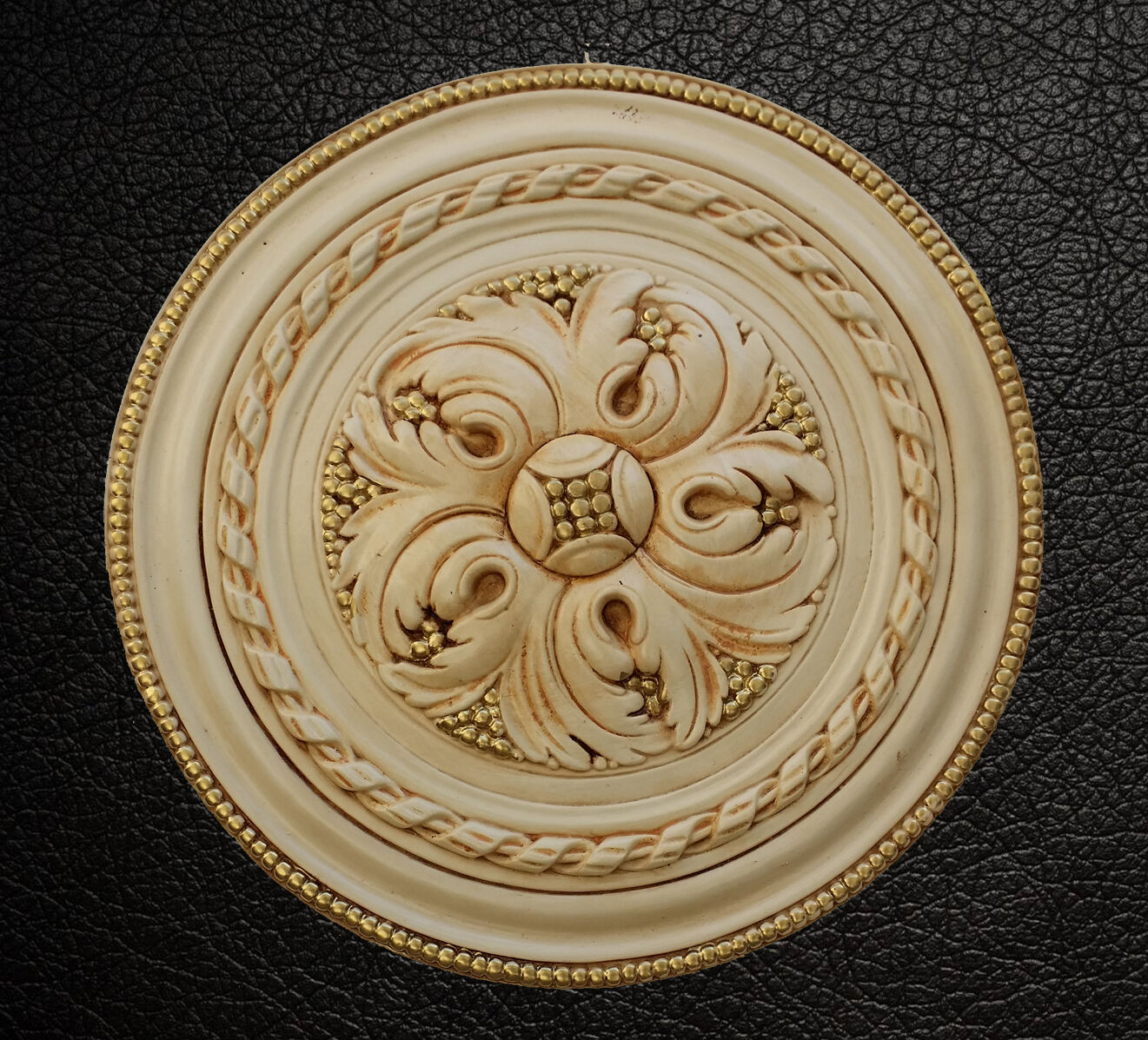 ROSONE IN GESSO (D433)