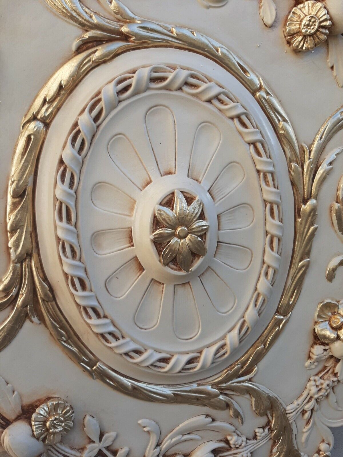 ROSONE IN GESSO (D445)