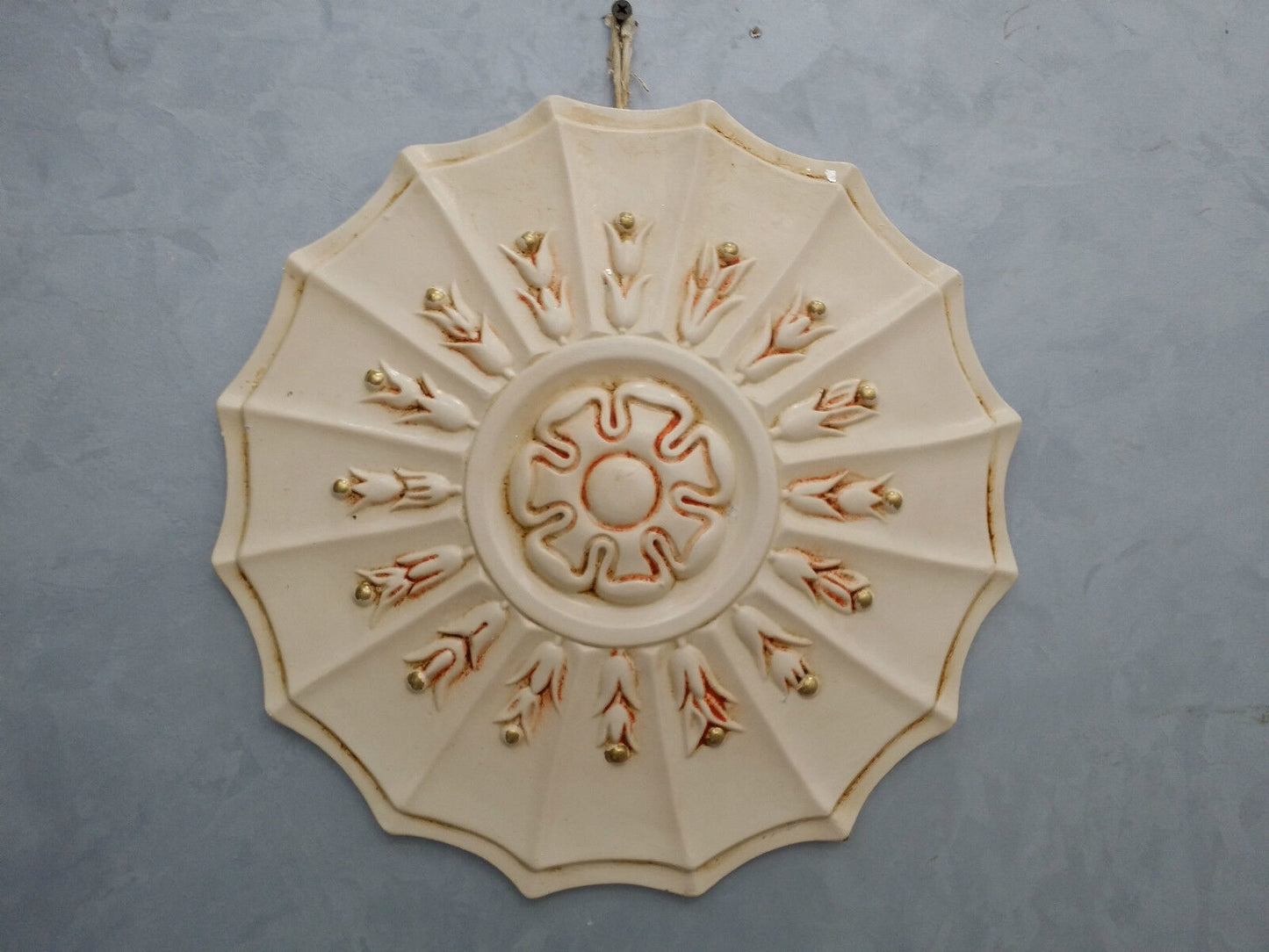 ROSONE IN GESSO (D62)