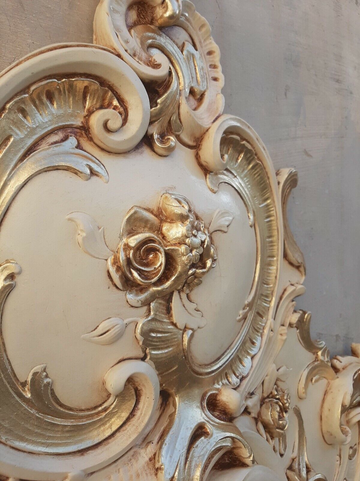 ROSONE IN GESSO (D901)