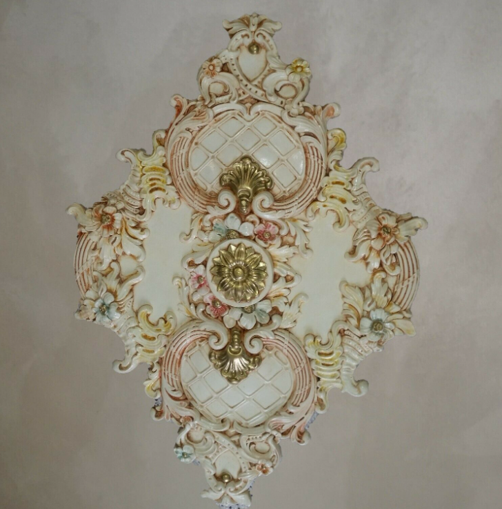 ROSONE IN GESSO (ART 121)